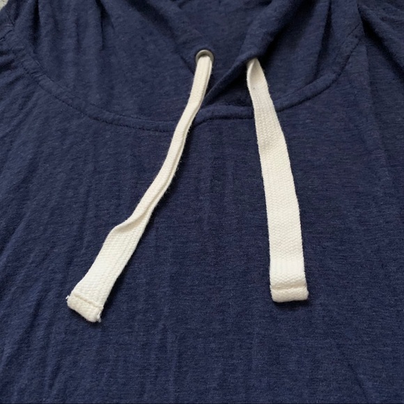 Cropped lounging hoodie - Picture 2 of 2